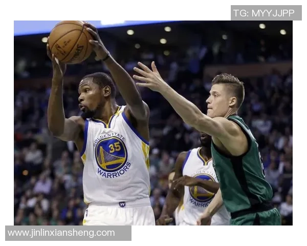 勇士与雄鹿激战12月08日NBA常规赛精彩录像回顾与分析 勇士与雄鹿激战12月08日NBA常规赛精彩录像回顾与分析