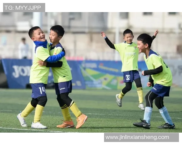 罗马尼亚U19与以色列U19激战正酣青少年足球赛精彩回顾 罗马尼亚U19与以色列U19激战正酣青少年足球赛精彩回顾